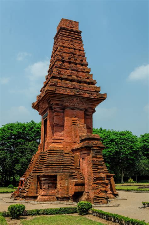 De Tempel van Candi Tikus: Een Verloren Stad Met een Mysterieuze Oorsprong en Verdwenen Behoedende Geesten