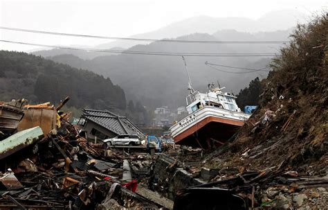 De Tsunami van Tohoku: Een Natuurramp die Japan Voorgoed Veranderde